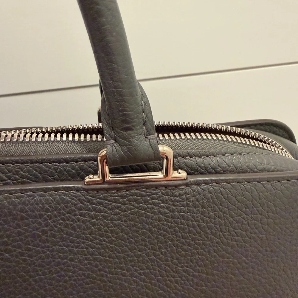 Louis Vuitton Elegant Black Briefcase